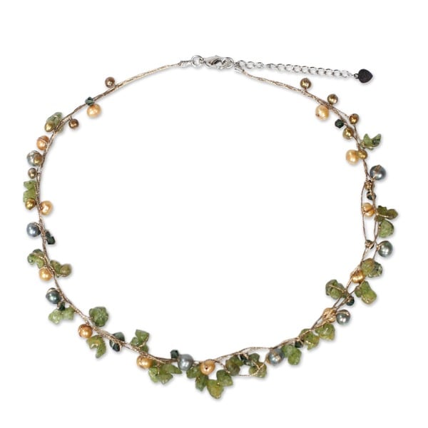 Handmade By Golden Silk Freshwater Pearl and Peridot Tropical Elite Strand Necklace (Thailand) - Green
