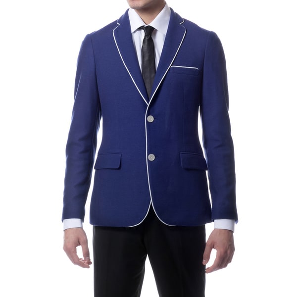 No matter if it's summer or fall, the white suit jacket is one simple staple what can update your look, no matter if you prefer wearing casual or formal looks. Believe me, there are thousands of marvelous looks to try, starting from white blazer + torn jeans to blazer + lace dress.